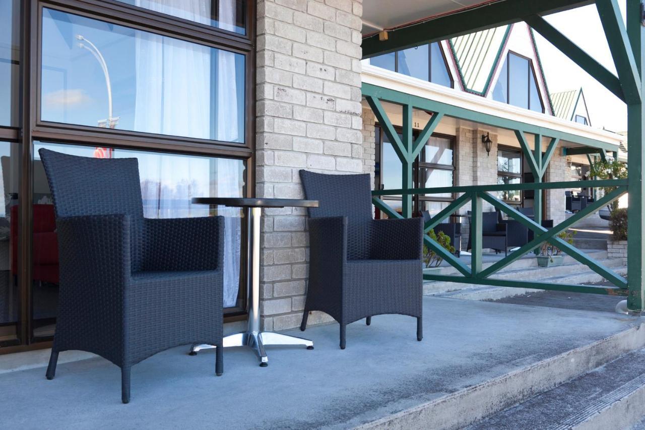 Gables Lakefront Resort Таупо Экстерьер фото